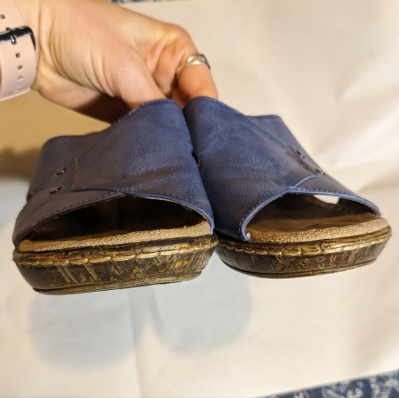 Naturalizer blue "Hurry" wedge sandals - Picture 3 of 10